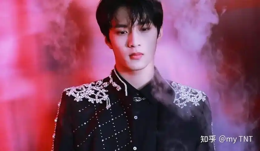 有没有刘耀文帅照,适合当壁纸的? - 知乎