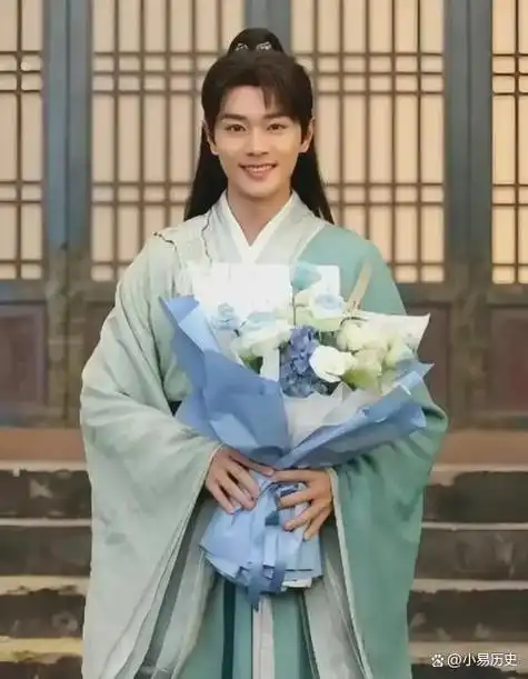 曹骏20年后再回古装巅峰,新剧和宋茜演兄妹,撞脸张晚意一脸正气