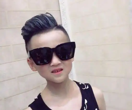 男童个性发型充满回头率 2019小男孩最流行的短发造型图片
