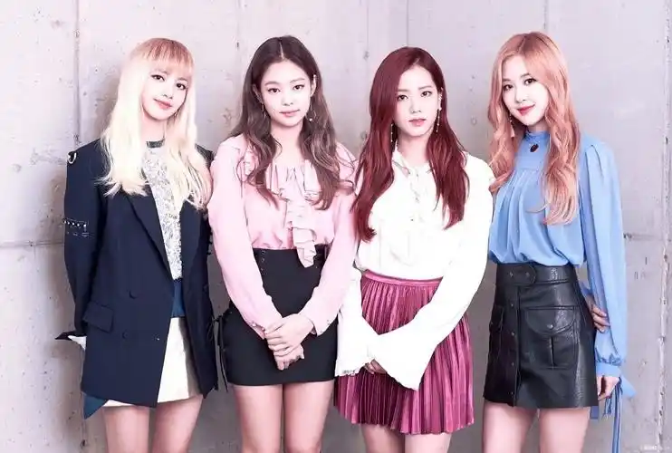 blackpink四人合照