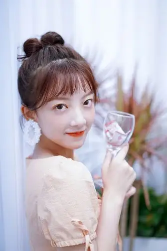 电视剧《向阳而生》开播,范薇元气演绎乐天派 __凤凰网