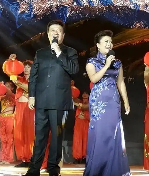 著名艺术家张也55岁不婚无子女和男闺蜜吕继宏的友情让人嫉妒