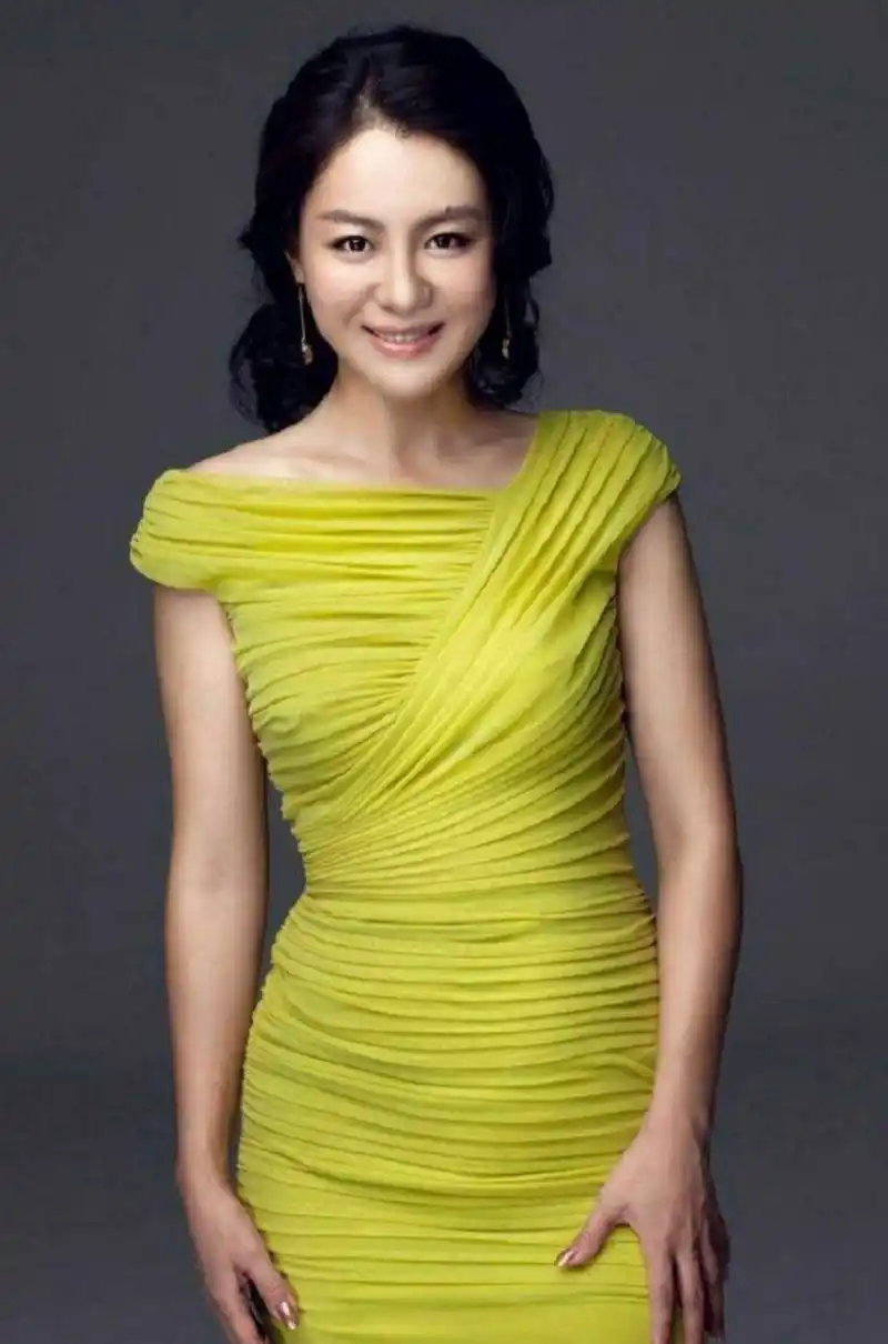 鹤栖十万八千岁,只在云霄一梦中.