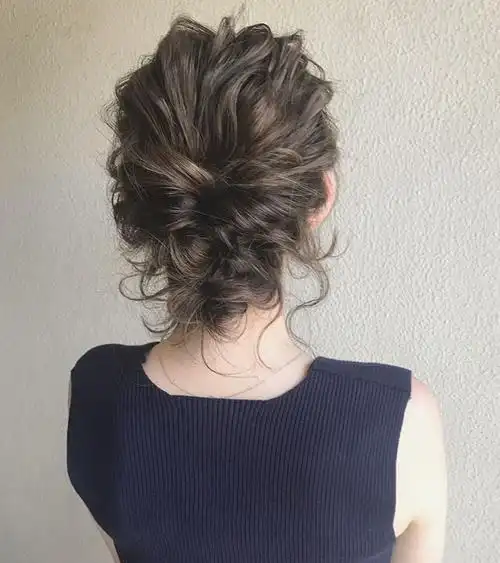 烫完发型这样扎,美到无法呼吸