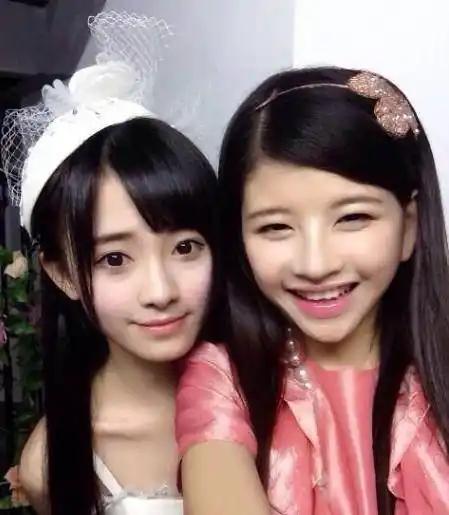 前队友晒与鞠婧祎早期合照,没有美颜滤镜,终于知道高鼻梁的重要_网友