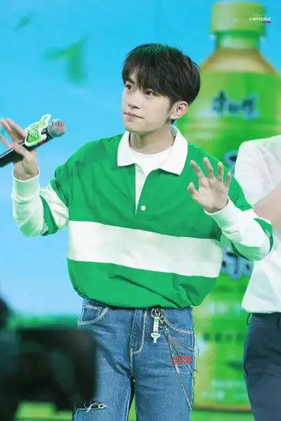 易烊千玺 #tfboys 康师傅绿茶南京见面会 高清