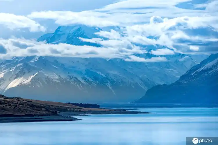 新西兰普卡基湖:惊艳"蓝色牛奶湖"摄人心魄-搜狐大视野-搜狐新闻