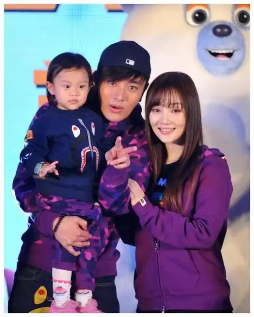 贾乃亮李小璐感情复苏女儿甜馨发挥关键作用网友力荐复合