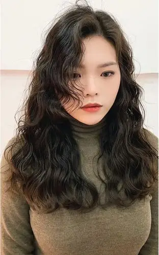 女人过了40岁发型别乱剪,不如试试这12款,无论长短都很美|卷发|短发