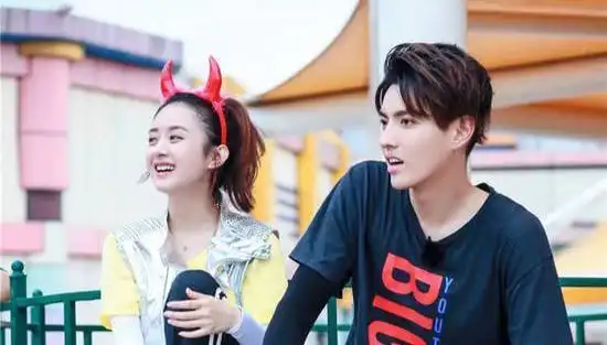 吴亦凡和赵丽颖一起参加综艺