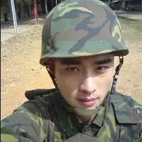 英姿飒爽的兵哥哥帅气军人头像