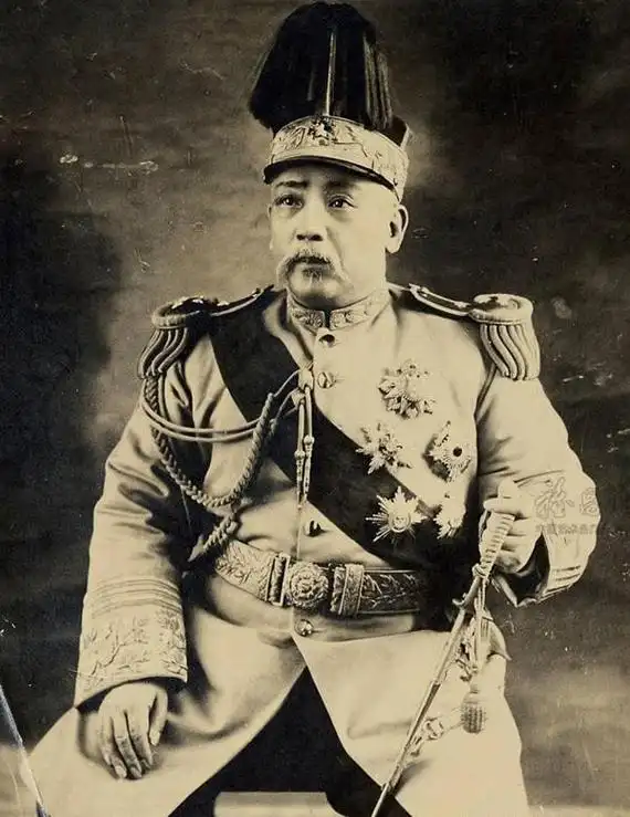 为了能够逼迫清廷宣统退位,实现共和国体,孙中山数次派代表与袁世凯