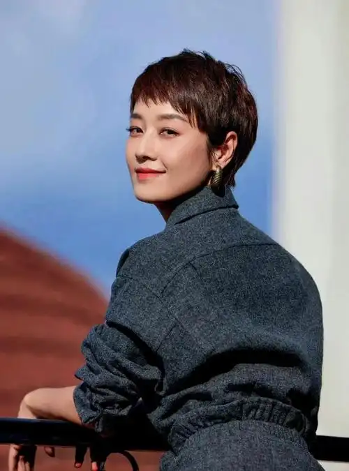 曾经的恋爱脑马伊琍如今笑对复杂感情39岁文章悔白了头发