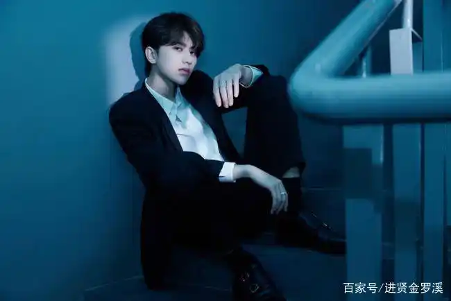 6月14日,蔡徐坤2021巡回演唱会发布概念海报.