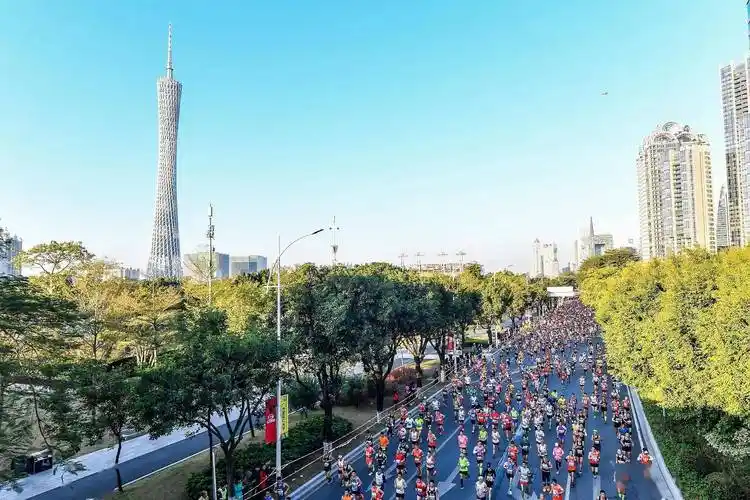 比大熊猫数量还稀少的丈量员,你跑过的广州马拉松由他认证_闫俊涛