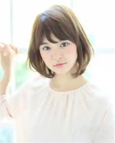 国字脸女生适合什么发型,五款最佳修脸发型推荐