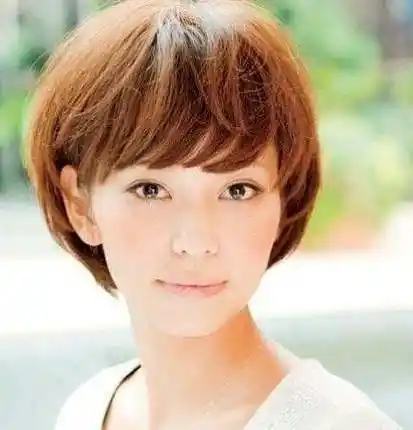 方脸女生适合的发型