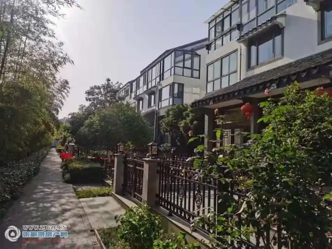 锦绣江南联排别墅 1楼 402平方 598万元