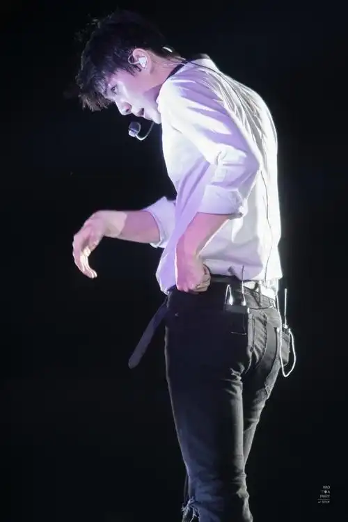 纸片人身材    #吴世勋##不会放过吴世勋