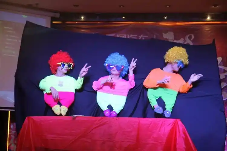 《非诚不找》年会压轴性节目,将现场气氛带到最高潮影帝影后级演技