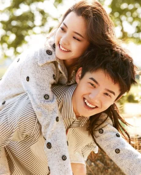 刘昊然和成名前女友合影曝光还暴露了他整过鼻子