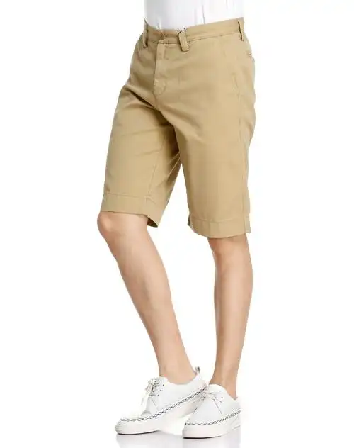 男款卡其色潮流英俊挺拔休闲短裤