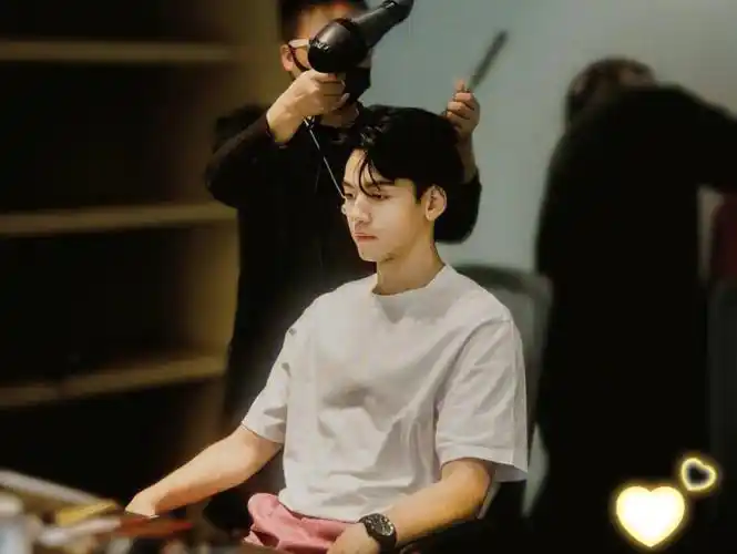 军艺美男全能舞者刘迦