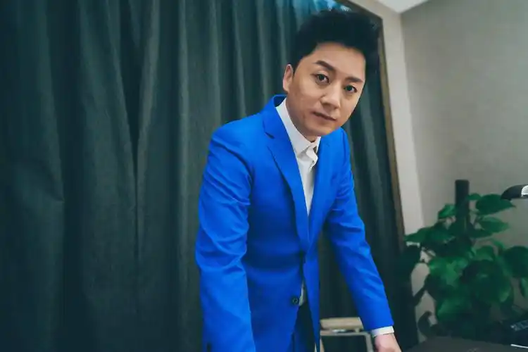 好声音冠军张磊献唱柳州用歌声抚慰人心