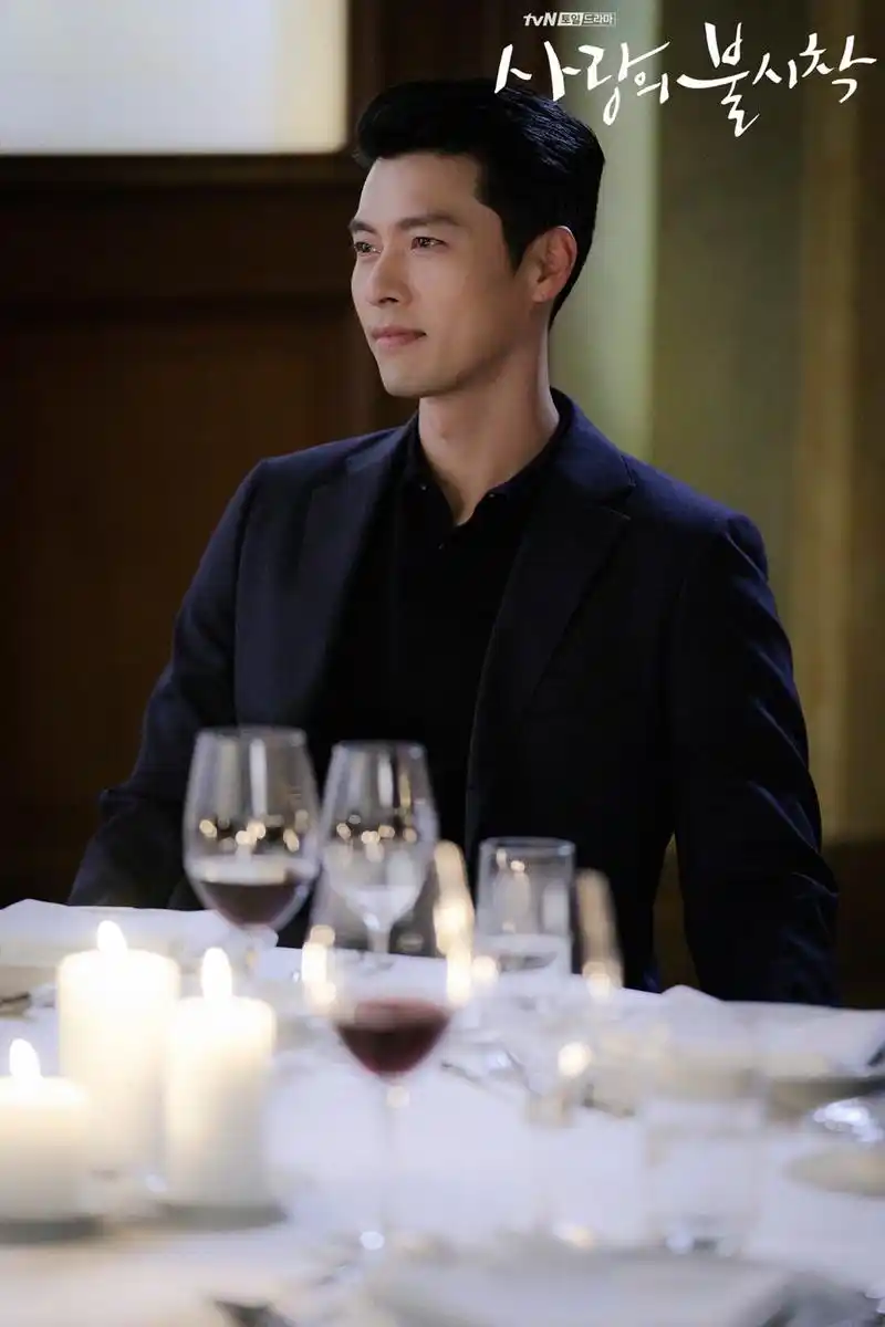 《爱的迫降》玄彬高清剧照大曝光 深沉成熟荷尔蒙爆棚好帅气一男的!