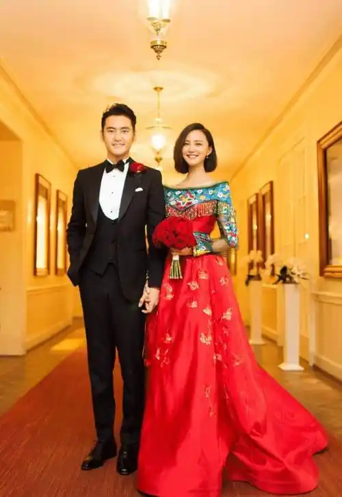 原创女星婚礼的改良中式礼服张歆艺古典优雅安以轩温婉迷人