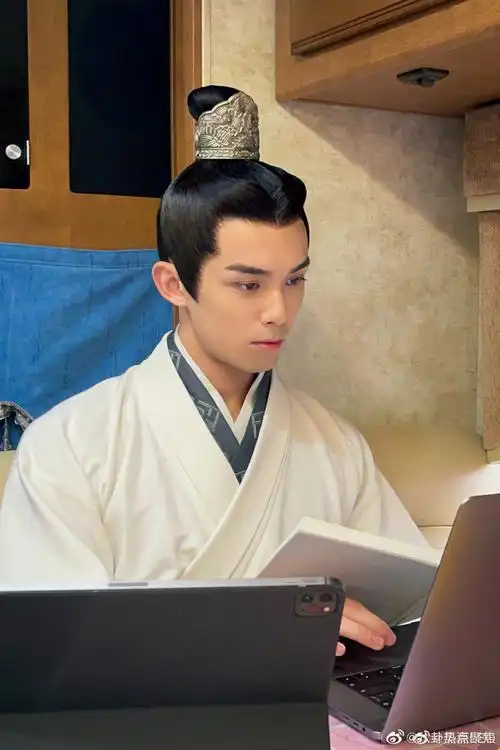 吴磊现代装vs古装##赵今麦现代装vs古装