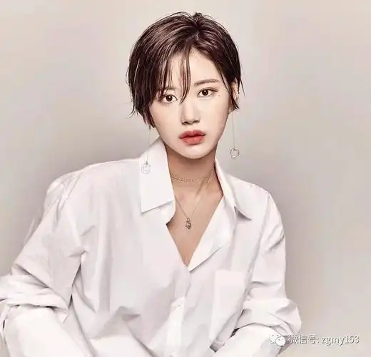 简单精致女生超短发 各种风格展现出不同气质_发型