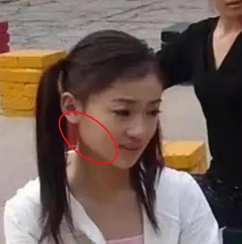 "魏璎珞"吴谨言大学旧照被扒,乡土气息浓重,这个地方动得最多