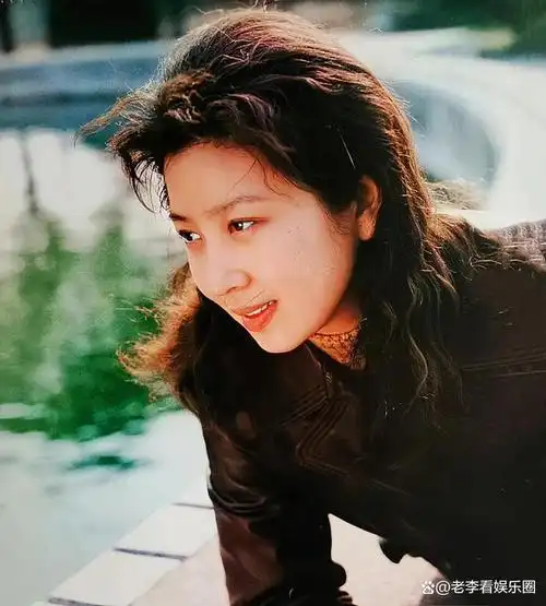 吴海燕:曾经的上影一枝花,如今68岁依旧光彩照人