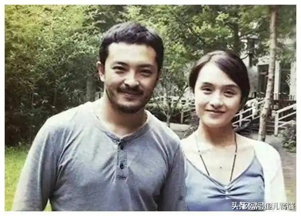 八岁踏上演艺征程直至四十七岁依旧不为人知妻子相伴十二载后