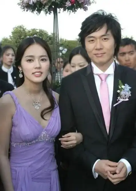 韩剧女神老公pk,李英爱老公年龄大,孙艺珍老公帅,韩佳人最幸福