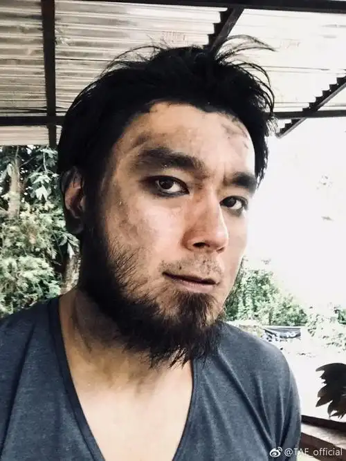 如今蓄起胡子气质大变颜值低到认不出,他曾是初代古装男神.