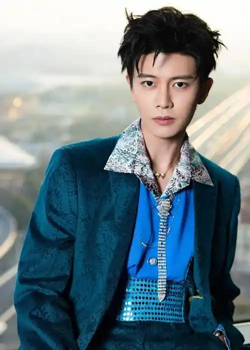 任嘉伦诉网友侵权案将于10月11日开庭,其妻系初次拍电视剧时的同行