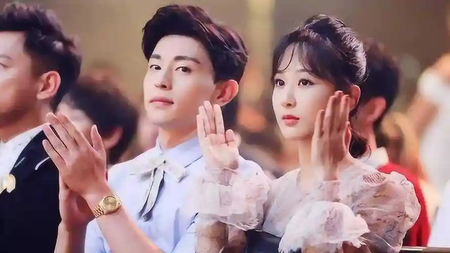 杨紫邓伦合唱《天地无霜》,默契演唱太好听,网友:满满的cp感