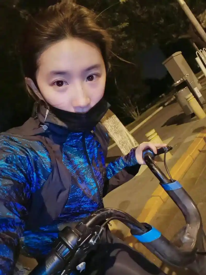 刘亦菲素颜自拍,天然的美!