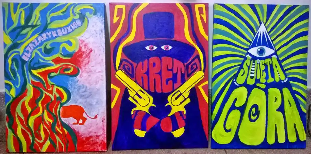 家里装修,网上找了三张电影海报照着涂了涂,不明所以的寓意