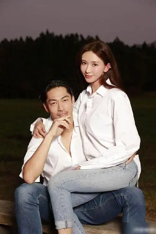 林志玲揪老公拍年历akira绝不给爱妻生育压力