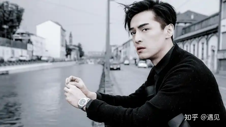 有没有胡歌的图片适合做头像的那种