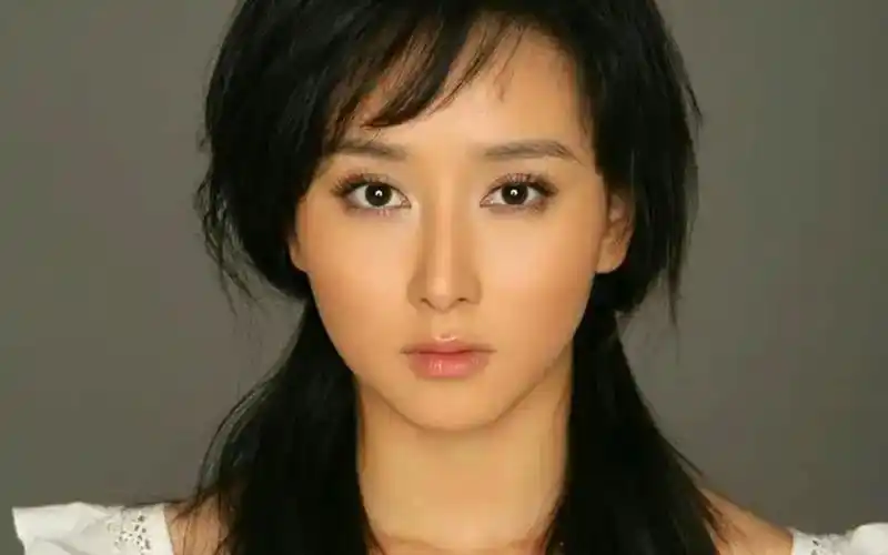 豪门阔太太胡静,年轻时谁敢与之媲美,童年女神可不是随便叫的