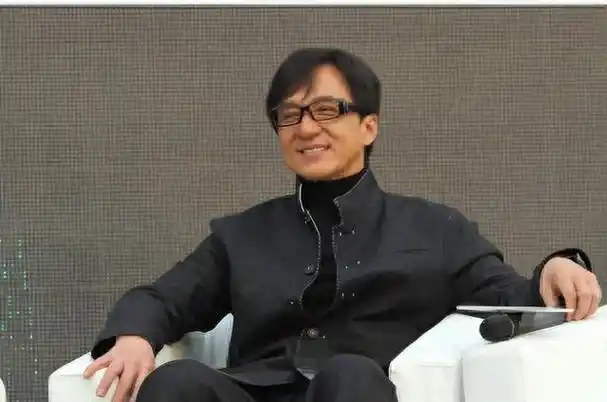 被成龙"爱过"的4位女星,个个气质迷人,来看看你认识几个?