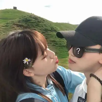 很强占有欲的真人情侣亲亲头像 甜到炸的双人接吻微信情头_情侣头像