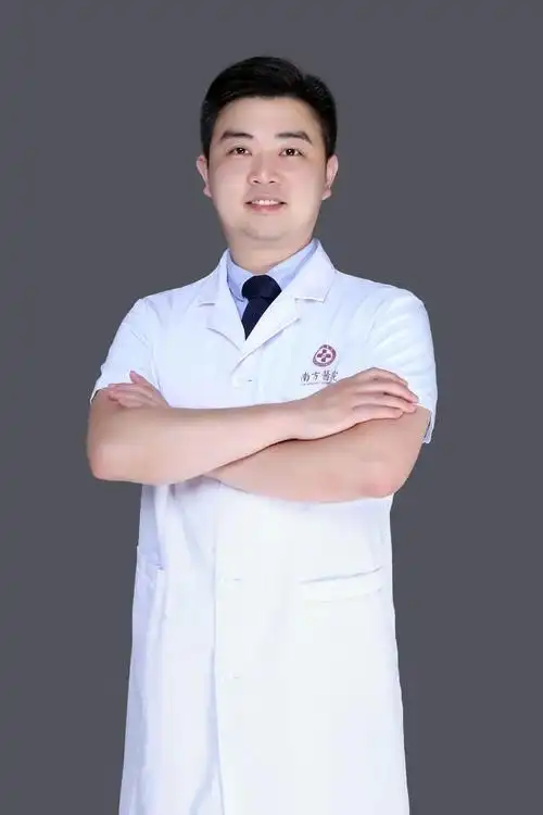 【医师节专题】点赞!这10位医生被评"十佳"总住院医师|住院医师|临床