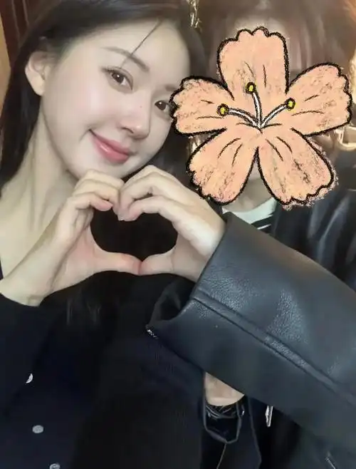 赵露思与粉丝甜美合照嘟嘴卖萌萌萌哒