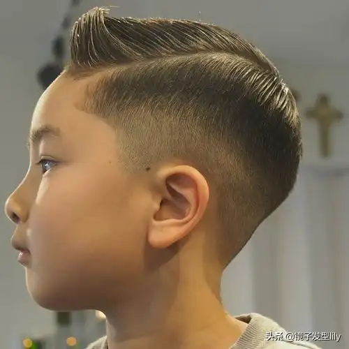 儿童男孩发型 12-15岁学生适合的发型