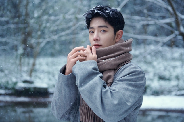 肖战见雪有多兴奋?一场拍摄连发五次,还有自拍流出!